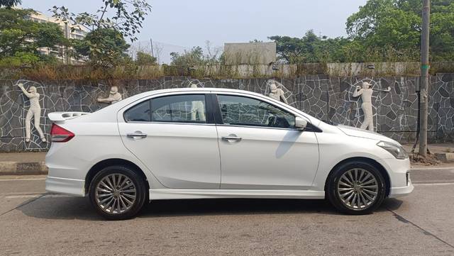 https://images10.gaadi.com/usedcar_image/4108458/original/5f2d408669ef5673482929880670c641.jpg?imwidth=6401