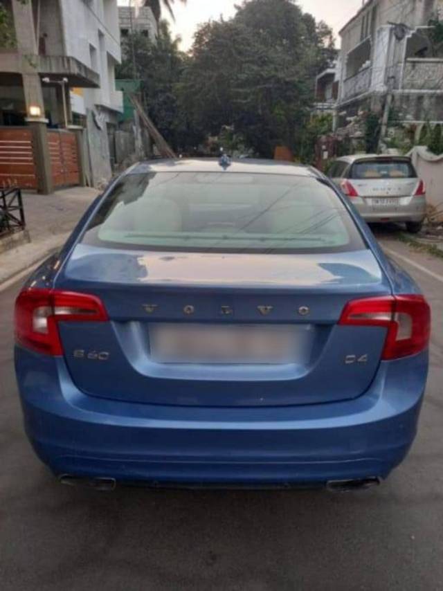 https://images10.gaadi.com/usedcar_image/4108465/original/processed_e5e1ac9136b5943f61409b1412694a28.jpg?imwidth=6402