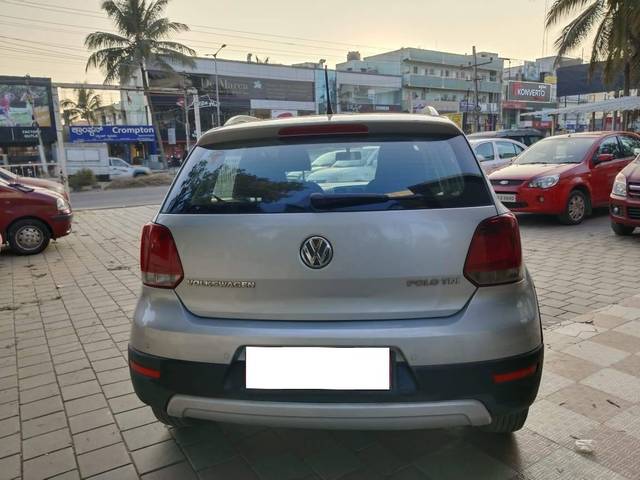 https://images10.gaadi.com/usedcar_image/4108496/original/processed_14964a87d9a2e6f6e1420052b80d7cb9.jpg?imwidth=6402