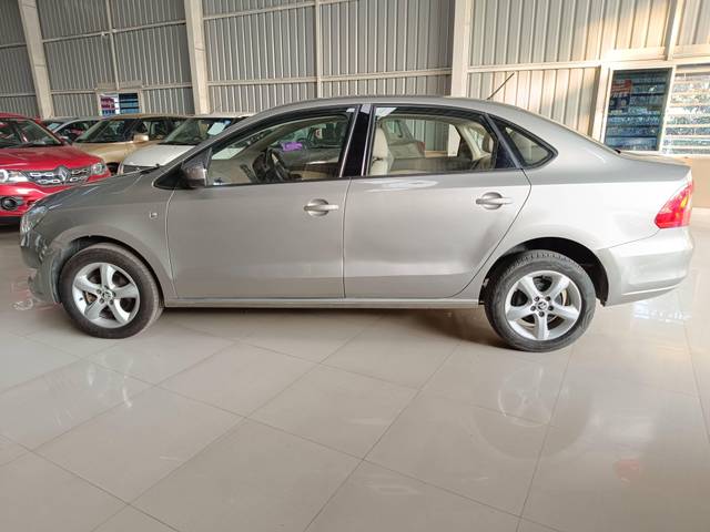 https://images10.gaadi.com/usedcar_image/4108504/original/processed_217d6f59d8067105fd7fafd15232617d.jpg?imwidth=6402