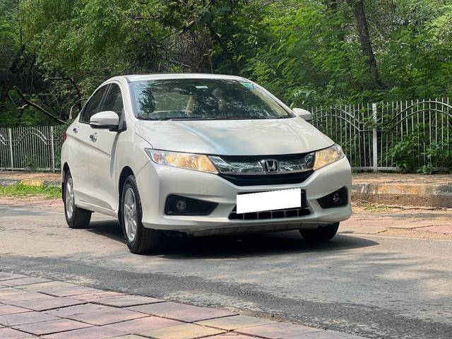 https://images10.gaadi.com/usedcar_image/4108549/original/processed_80446a0d88016474f12cc03981c02bb6.jpg?imwidth=6400