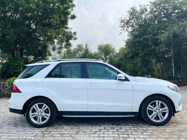 https://images10.gaadi.com/usedcar_image/4108582/original/f107ceae4b3f7ec36dfa7a098809dd61.jpg?imwidth=6401