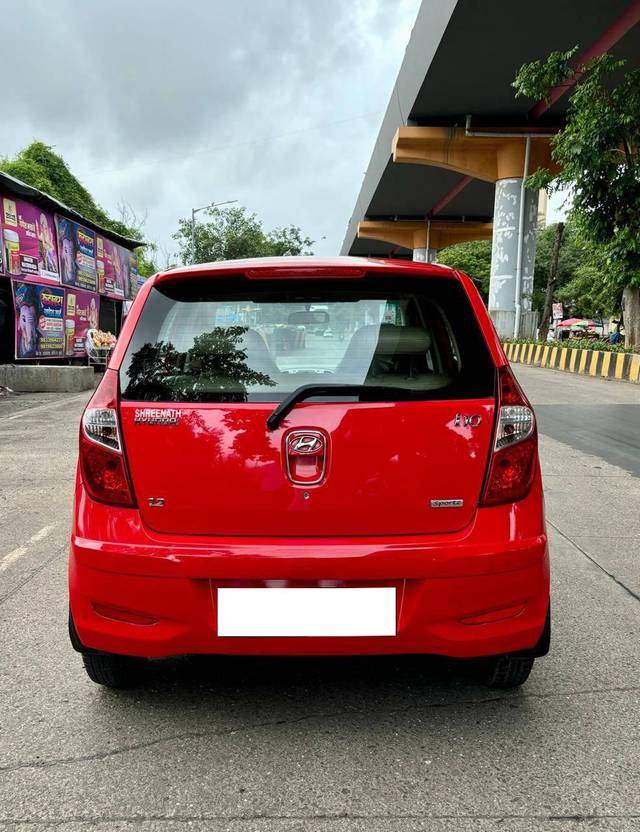 https://images10.gaadi.com/usedcar_image/4108646/original/processed_47fed90ea1f76fd3298bab0cf384f665.jpg?imwidth=6402