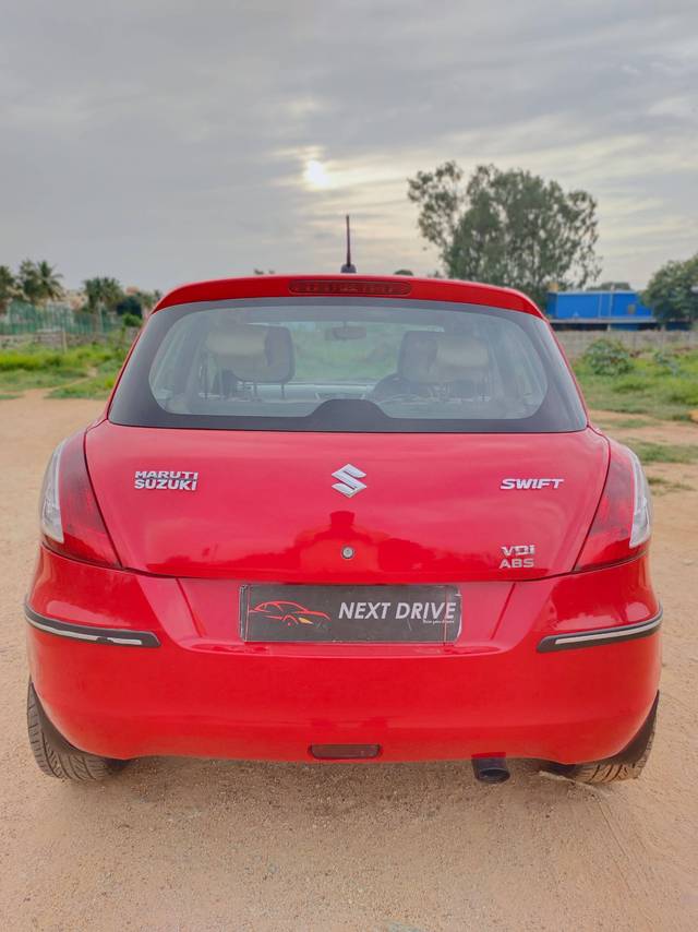 https://images10.gaadi.com/usedcar_image/4108663/original/processed_9915e86414893563a6454b3d886f5b59.jpg?imwidth=6402