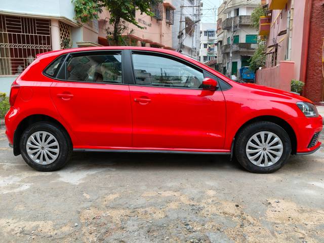 https://images10.gaadi.com/usedcar_image/4108687/original/processed_7e481e2d0346762c2d2d91f7741c286b.jpg?imwidth=6401