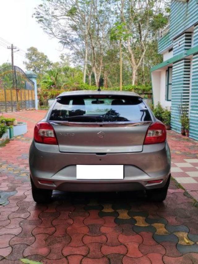 https://images10.gaadi.com/usedcar_image/4108960/original/processed_917b3103-4ef6-4dc9-b292-ea6251517d96.jpg?imwidth=6402