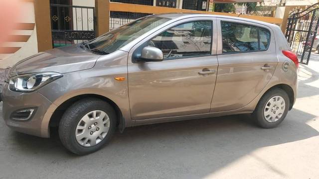 https://images10.gaadi.com/usedcar_image/4109025/original/processed_53c7c46f-00ec-4ebe-b513-124f5ceb823a.jpeg?imwidth=6400