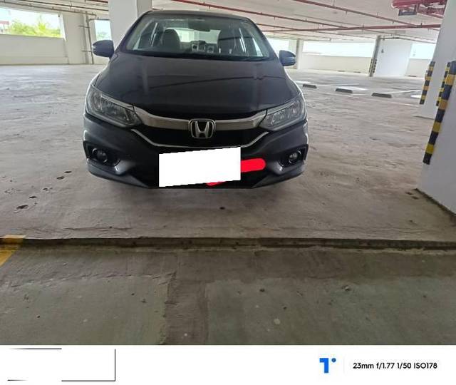 https://images10.gaadi.com/usedcar_image/4109092/original/processed_a3b85ced-0fd8-498f-acf0-354115d5c9ca.jpg?imwidth=6400