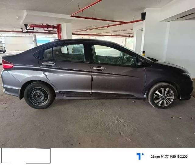 https://images10.gaadi.com/usedcar_image/4109092/original/processed_ff0332e2-9055-46da-a5db-f188ce2f4814.jpg?imwidth=6401