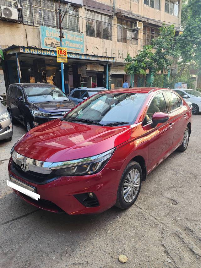 https://images10.gaadi.com/usedcar_image/4109234/original/processed_48ee805c8925d3a2f54b9243f7138284.jpg?imwidth=6401