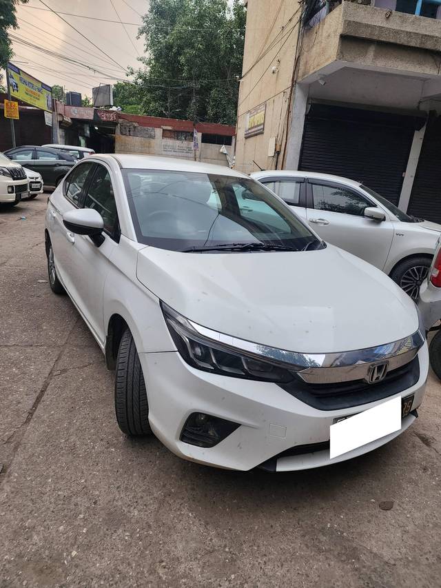 https://images10.gaadi.com/usedcar_image/4109236/original/processed_486c0a483934a950b60f3e8136f82e9f.jpg?imwidth=6400