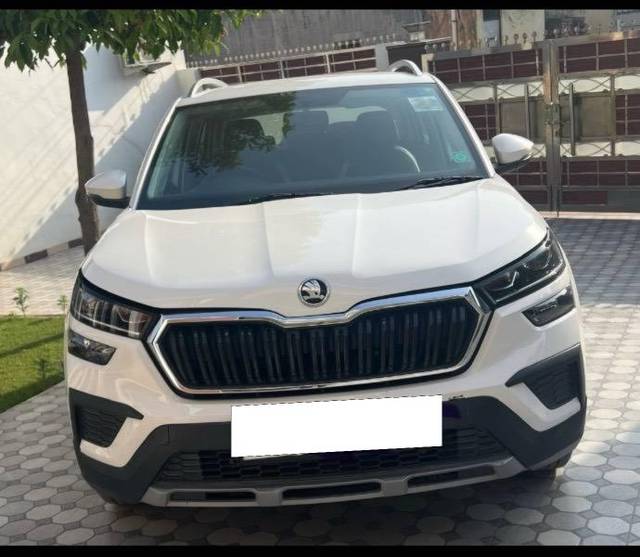 https://images10.gaadi.com/usedcar_image/4109411/original/processed_f4a3a46b-48c9-41ff-b0e7-6c600b5ac751.jpeg?imwidth=6400