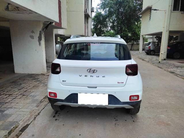 https://images10.gaadi.com/usedcar_image/4109459/original/processed_1623d57c-88b1-4837-838c-2151bb441295.jpg?imwidth=6401