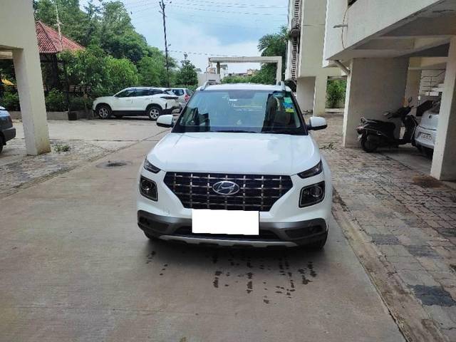 https://images10.gaadi.com/usedcar_image/4109459/original/processed_a07645f8-75c6-4e9b-bcea-cea7a0bad2fe.jpg?imwidth=6400