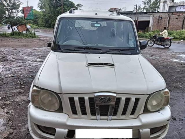 https://images10.gaadi.com/usedcar_image/4109511/original/processed_90e3f0f8-7fd3-420e-9864-24b881b4336b.jpg?imwidth=6400