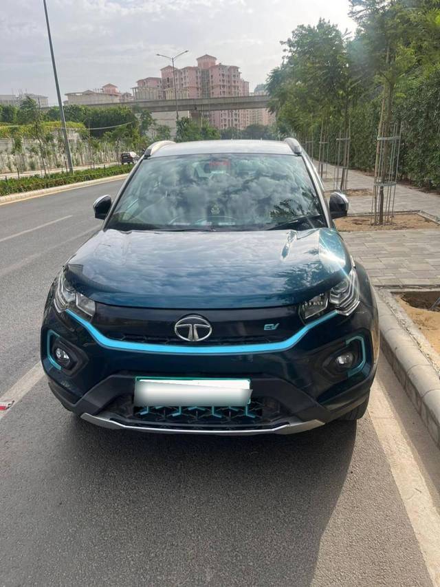 https://images10.gaadi.com/usedcar_image/4109532/original/processed_529f4632d84ee4e3160fce41cd1d5d50.JPG?imwidth=6400