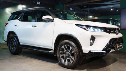 Toyota Fortuner Legender 4x4 AT BSVI