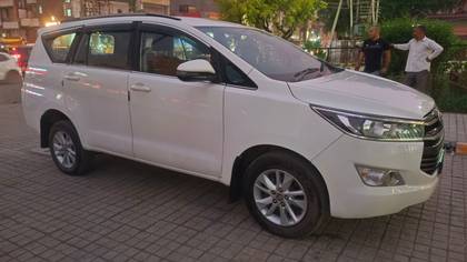 Toyota Innova Crysta 2.4 G MT