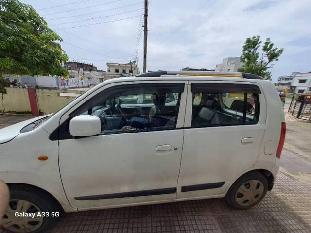 https://images10.gaadi.com/usedcar_image/4109808/original/processed_ce3818e8-b3b7-4f56-9977-bd78bfa88f45.jpg?imwidth=6401