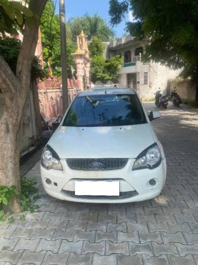 https://images10.gaadi.com/usedcar_image/4109994/original/processed_c85c0ed4-1f42-4359-9712-c61817e6ea93.jpeg?imwidth=6400