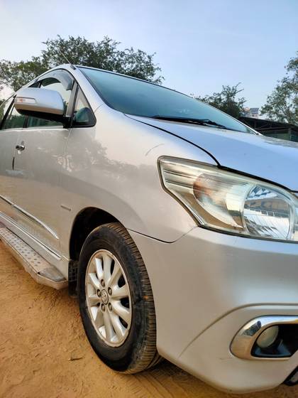 Toyota Innova 2.5 VX (Diesel) 8 Seater