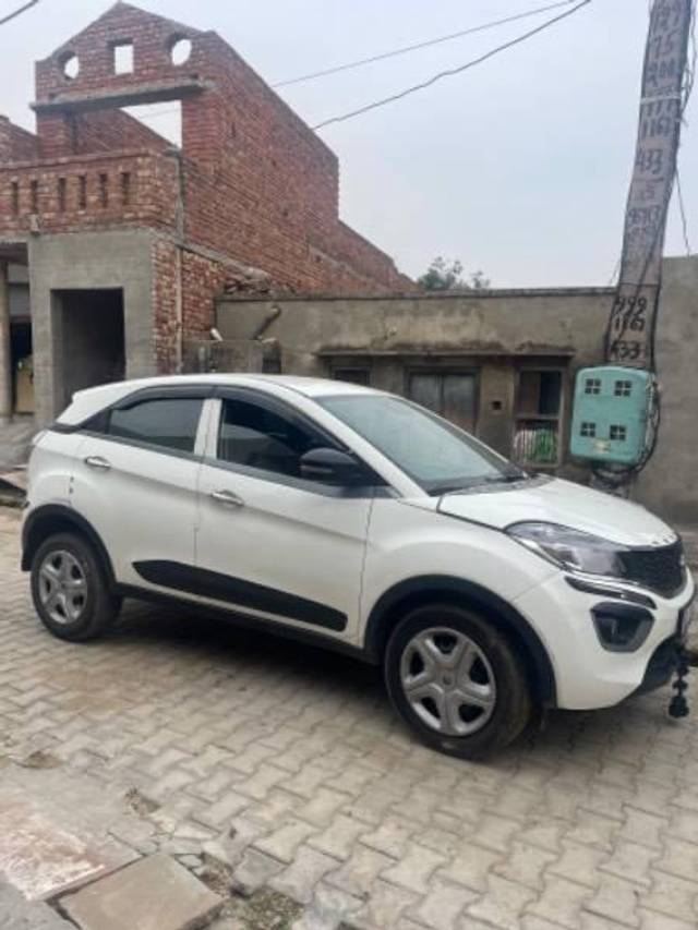 https://images10.gaadi.com/usedcar_image/4110093/original/processed_6085e05a-3323-4343-966a-3600933b1a09.jpeg?imwidth=6400