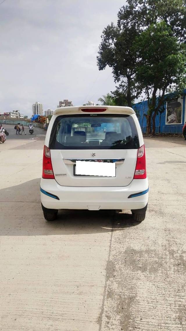 https://images10.gaadi.com/usedcar_image/4110202/original/processed_f75a8038cfb5a3a842e9ffe67685ecd6.jpg?imwidth=6402