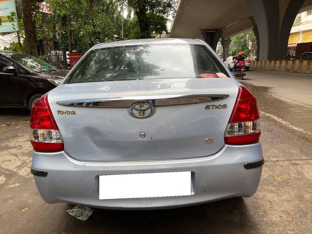 https://images10.gaadi.com/usedcar_image/4110295/original/processed_3ba00fe8c67a5dba4b60bbd0a3ba1720.jpg?imwidth=6401