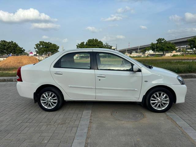 https://images10.gaadi.com/usedcar_image/4110306/original/bb804034e5e6d1c47ee0f743b4e94635.jpg?imwidth=6402