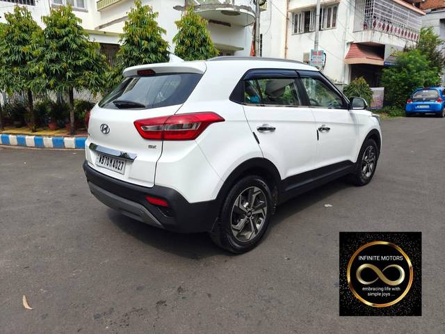 https://images10.gaadi.com/usedcar_image/4110350/original/processed_367edfc4e1ca3d52f2c290f22a8ccb12.jpg?imwidth=6402