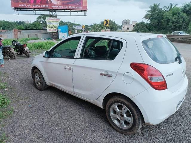 https://images10.gaadi.com/usedcar_image/4110481/original/processed_7b0cacca-0334-4a52-baac-13378049b906.jpg?imwidth=6400