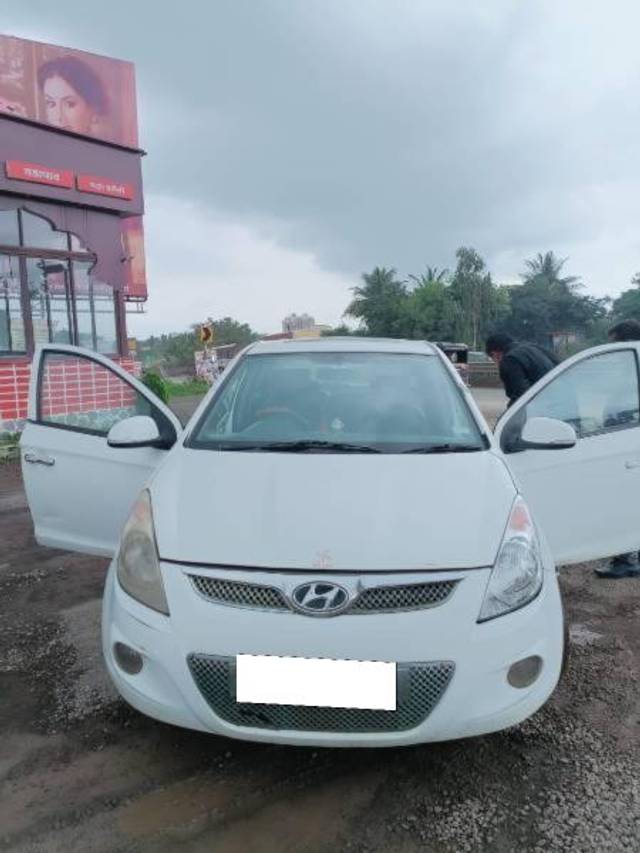 https://images10.gaadi.com/usedcar_image/4110481/original/processed_ba16671e-3f73-4d45-9305-fcc1f2e129d8.jpg?imwidth=6402