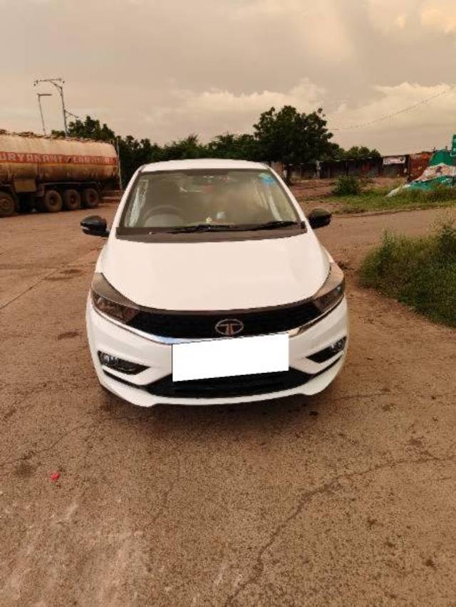 https://images10.gaadi.com/usedcar_image/4110663/original/processed_90b4c4e2-e758-4cd7-8670-e189cf2934ef.jpg?imwidth=6402