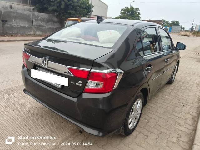 https://images10.gaadi.com/usedcar_image/4110692/original/processed_a54d0830-81f7-4124-8a8c-09dc284f372b.jpg?imwidth=6401