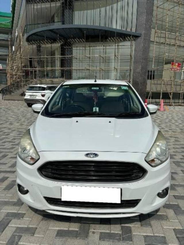 https://images10.gaadi.com/usedcar_image/4111062/original/processed_50950175-5f6e-4907-8a6a-9ebfe7c3260d.jpeg?imwidth=6402