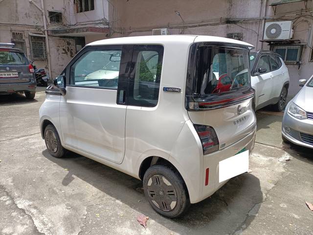 https://images10.gaadi.com/usedcar_image/4111186/original/processed_43ba1bba956ec1501e1b7b262edd8d61.jpg?imwidth=6402