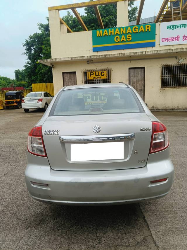 https://images10.gaadi.com/usedcar_image/4111198/original/processed_2799a0a7cec8cfeac08548ff4621c348.jpg?imwidth=6402