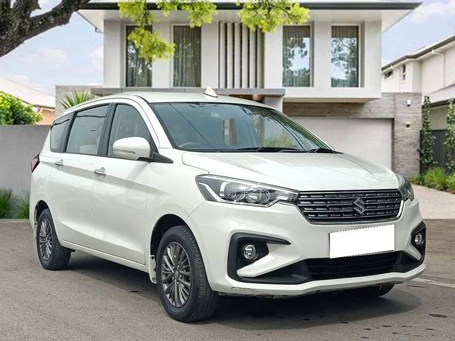 https://images10.gaadi.com/usedcar_image/4111200/original/processed_c3728041fb92f75fa285fa22467588d7.jpeg?imwidth=6400