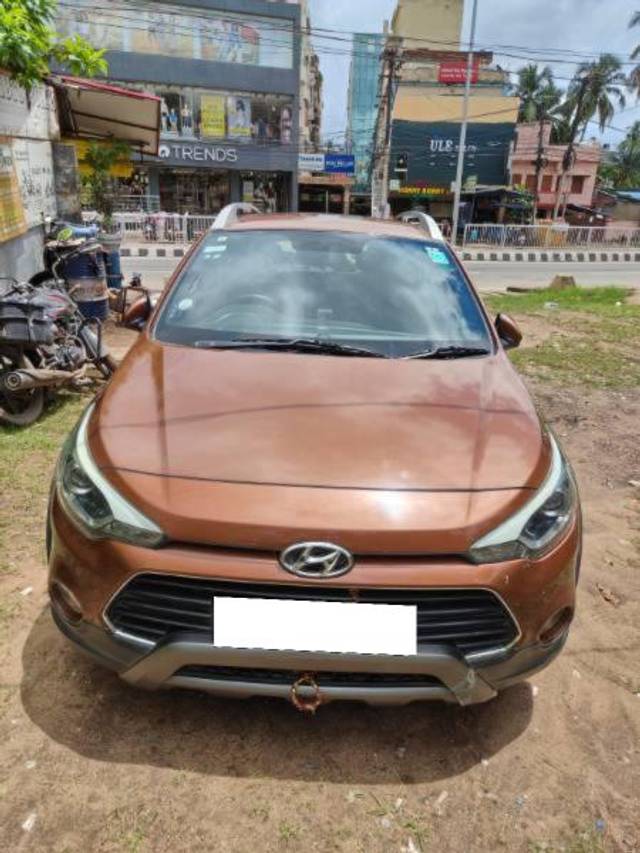 https://images10.gaadi.com/usedcar_image/4111341/original/processed_a3db6167-f01c-44da-a413-8c6ee648162e.jpg?imwidth=6400