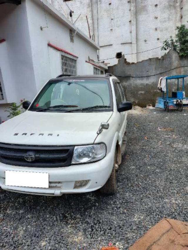 https://images10.gaadi.com/usedcar_image/4111376/original/processed_cb968fd7-585c-4dc7-9e09-153c52841803.jpg?imwidth=6402