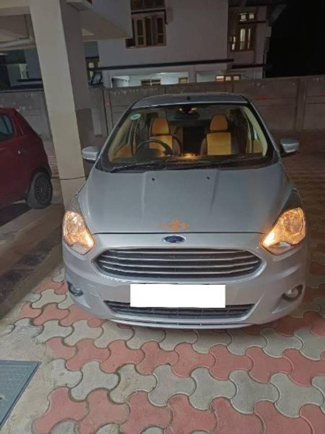 https://images10.gaadi.com/usedcar_image/4111589/original/processed_38e90df3-3b36-4b9b-89f1-b23a4802fd51.jpg?imwidth=6400