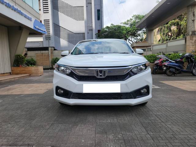 https://images10.gaadi.com/usedcar_image/4111649/original/processed_6178e7d69d4ef642f3639dad7042a445.jpg?imwidth=6400