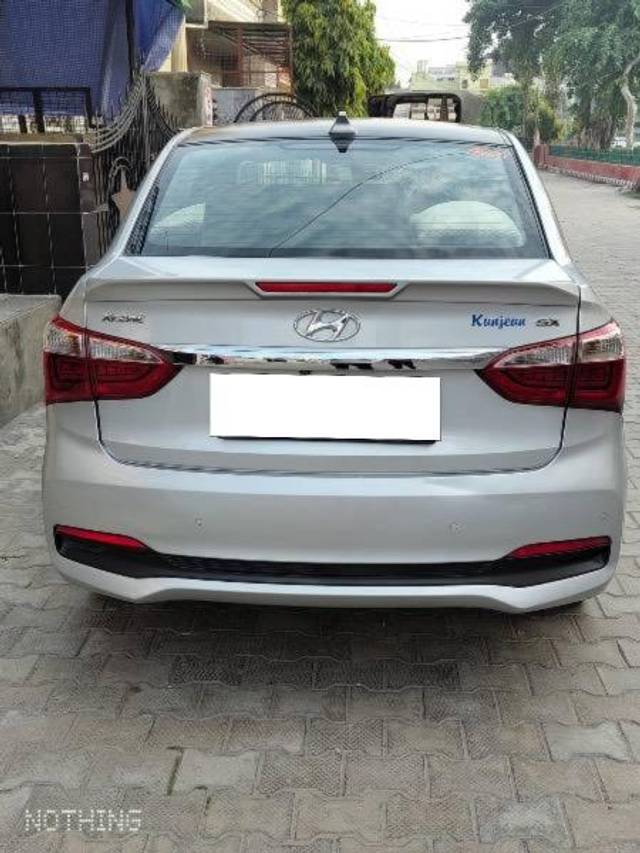 https://images10.gaadi.com/usedcar_image/4111652/original/processed_3a98f0bf-b5ba-4b74-af22-40277b94a50e.jpg?imwidth=6401