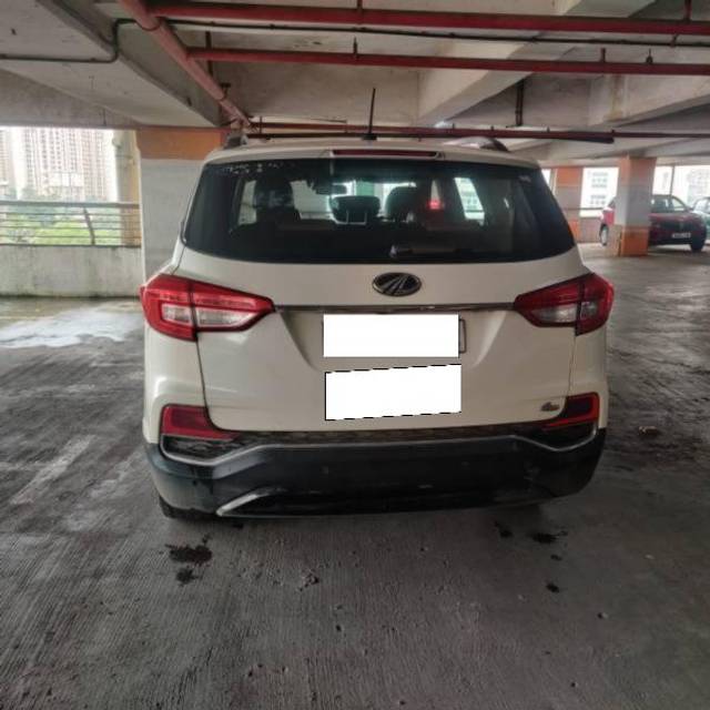 https://images10.gaadi.com/usedcar_image/4111740/original/processed_7c763093-d343-44c8-8b34-f5d6ef46061a.jpg?imwidth=6401