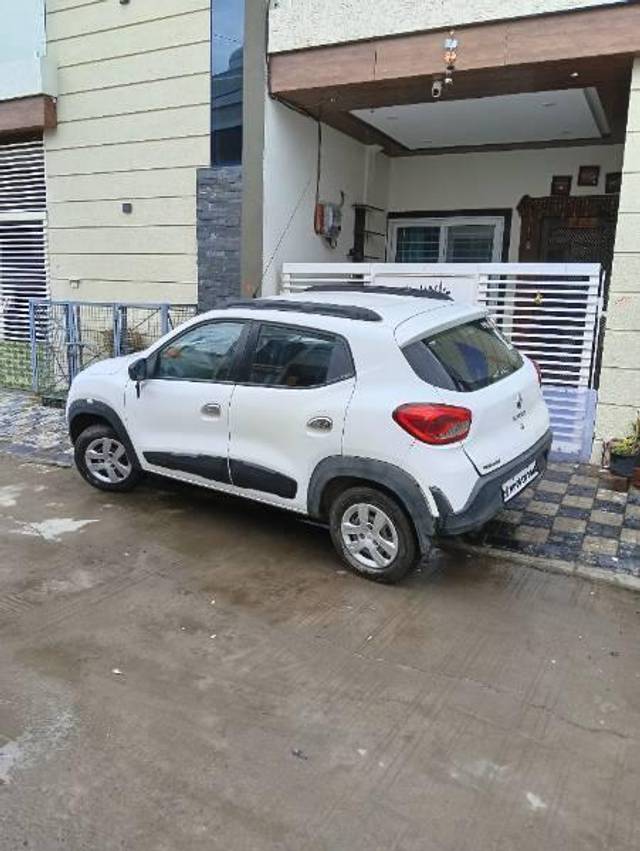 https://images10.gaadi.com/usedcar_image/4111843/original/processed_e9c5dc85-1dd0-49ac-8e8d-4d7f20f90a51.jpg?imwidth=6400