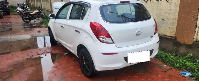 https://images10.gaadi.com/usedcar_image/4112054/original/processed_b8508a5e-40ed-410c-92e6-ebf75f067481.jpg?imwidth=6401