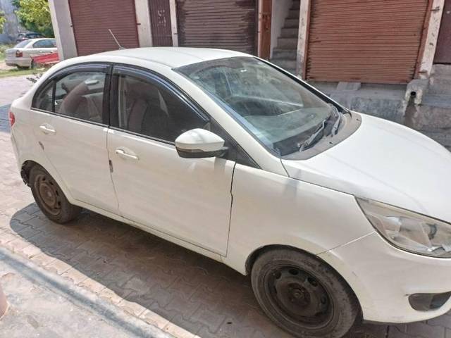 https://images10.gaadi.com/usedcar_image/4112210/original/processed_e57bc522-63ff-4a6b-8d29-f6273979b952.jpg?imwidth=6401