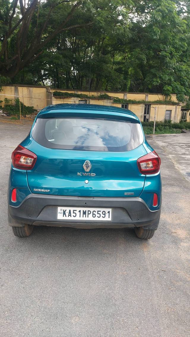 https://images10.gaadi.com/usedcar_image/4112453/original/processed_44d21500872add64037b8c729d6a82ca.jpg?imwidth=6401