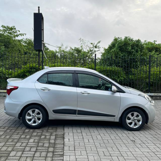 https://images10.gaadi.com/usedcar_image/4112587/original/ccfc17c58fd303fec4bfe72e6baf43a3.jpg?imwidth=6401