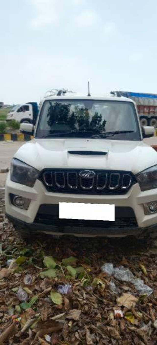 https://images10.gaadi.com/usedcar_image/4112634/original/processed_401b24f0-b987-4671-96bf-7f8a99853f92.jpg?imwidth=6400